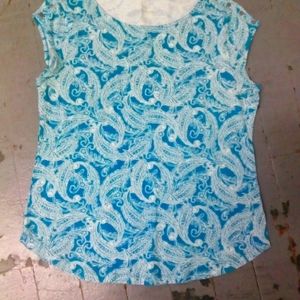 Liz Claiborne large t shirt